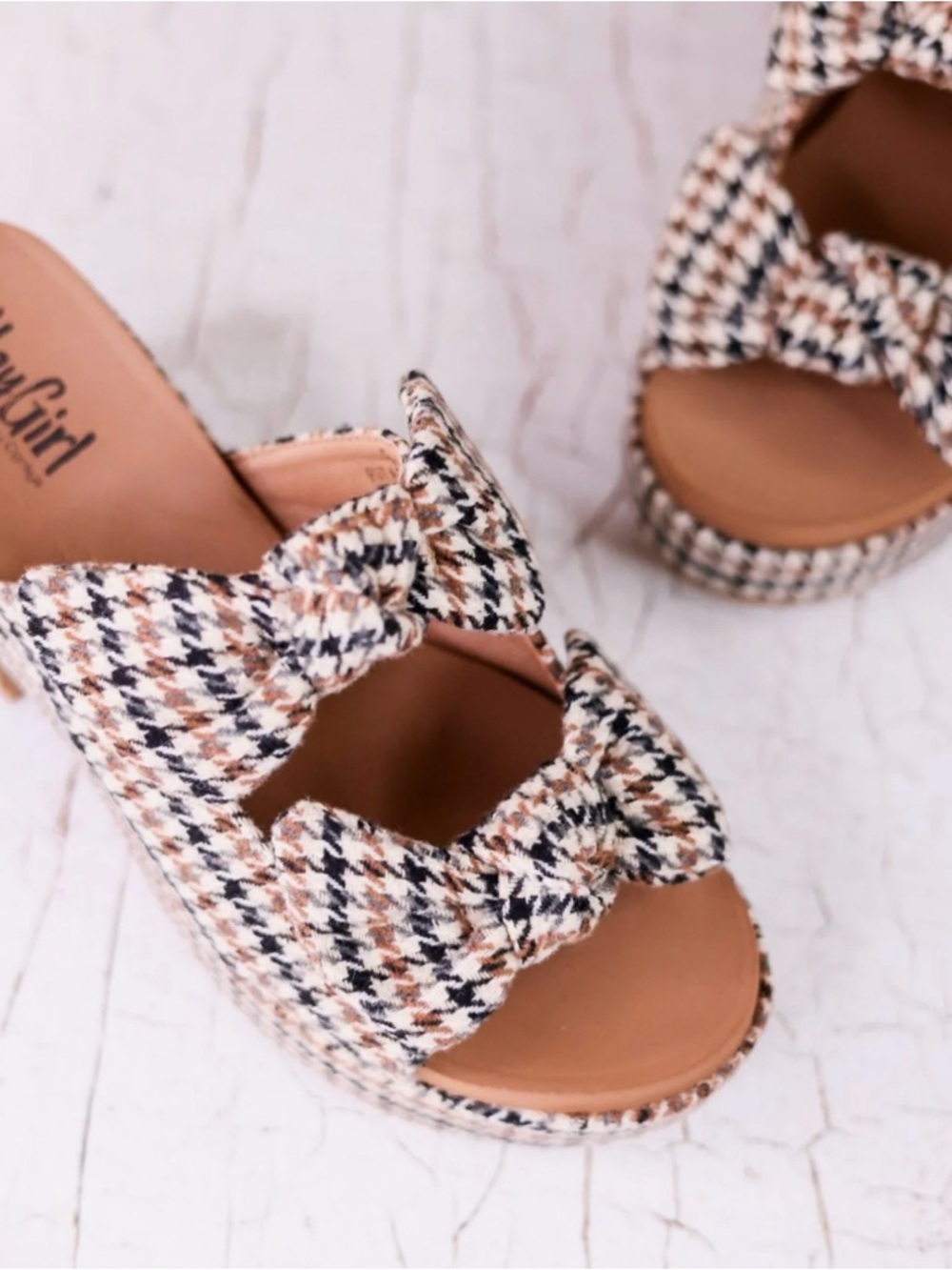 Corky’s Hey Girl Houndstooth Put A Bow On It Block Heel Sandals-Size 10-New - Picture 2 of 5